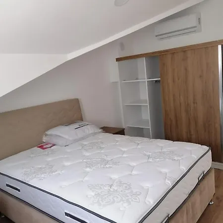 Oludeniz Gokce